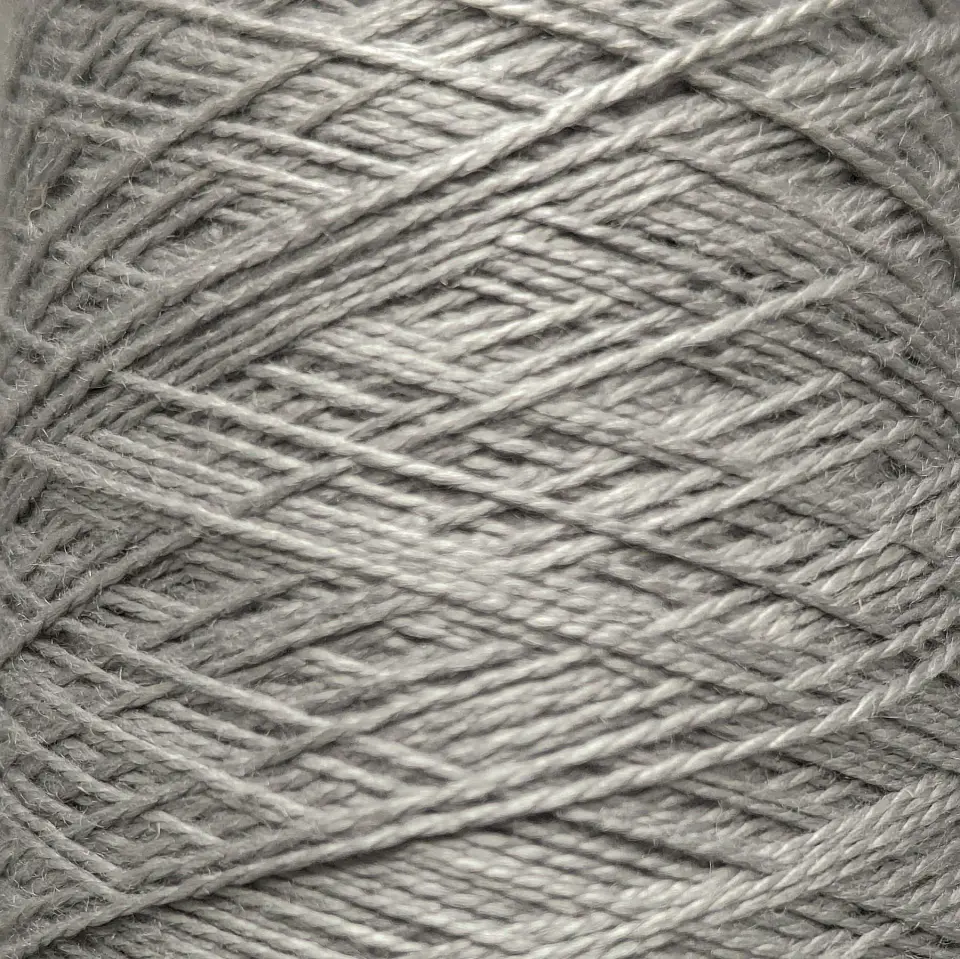 Hilo de Seda Mulberry Teñido a Mano – 50 g / 400 m  16