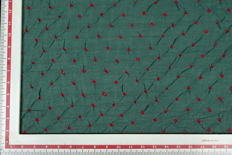 Tela de Seda Chanderi 100% Natural Estampada – Verde y Rojo (Bandhani) 2
