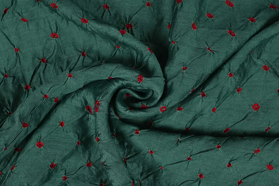 Tela de Seda Chanderi 100% Natural Estampada – Verde y Rojo (Bandhani) 1