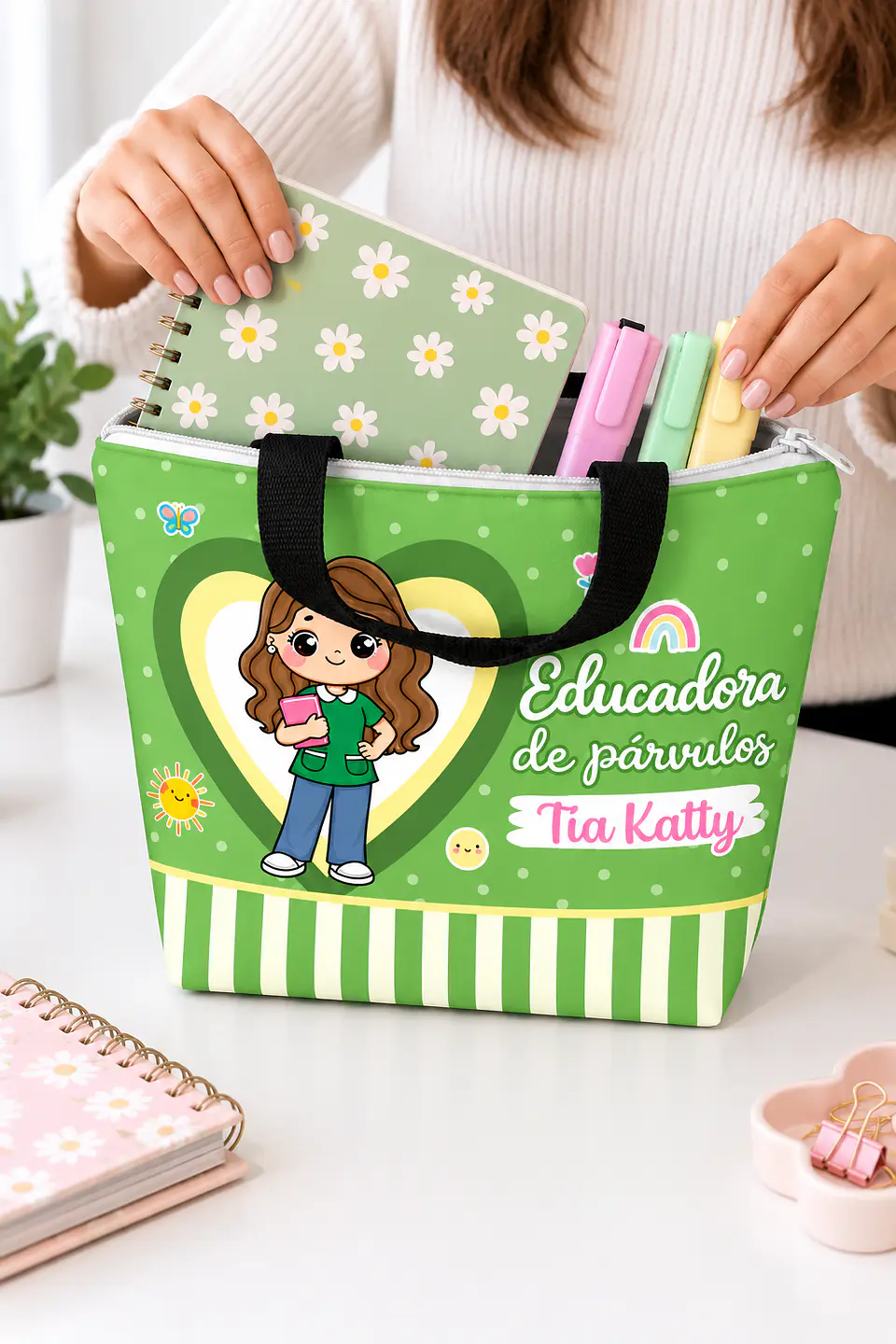Bolso de mano o lonchera educadora de párvulos  2