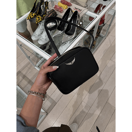 Boxy Wings Cuero Black Shoulder Bag