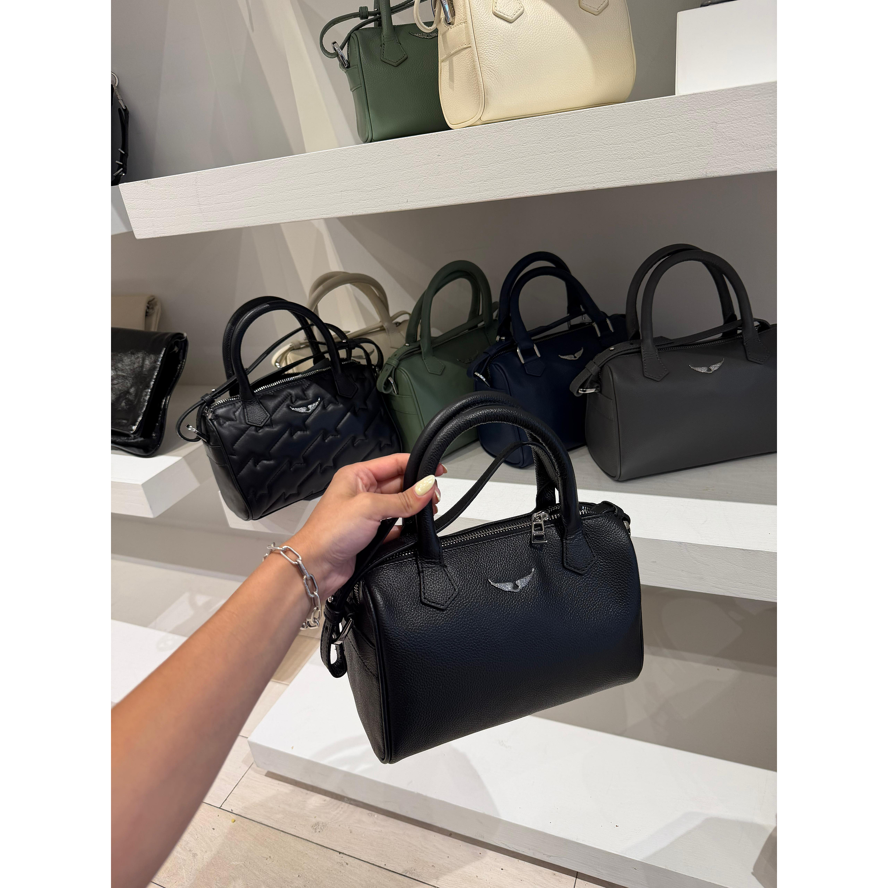 Sunny XS Leather Negra