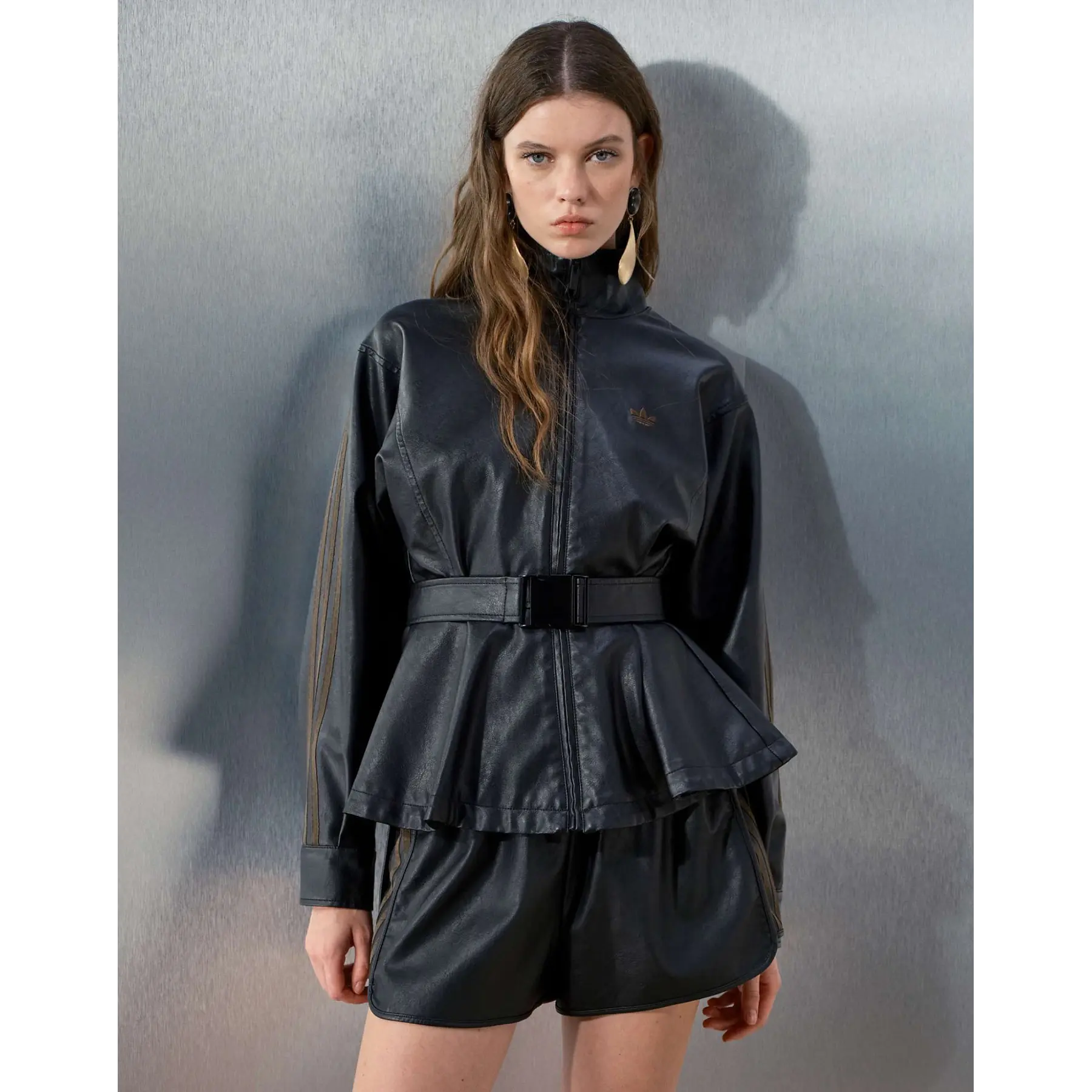 ABONO INDIGO STORE (IMPORTANTE: Adidas x ASOS - track jacket with belt faux leather (Talla: XS) $249.990)