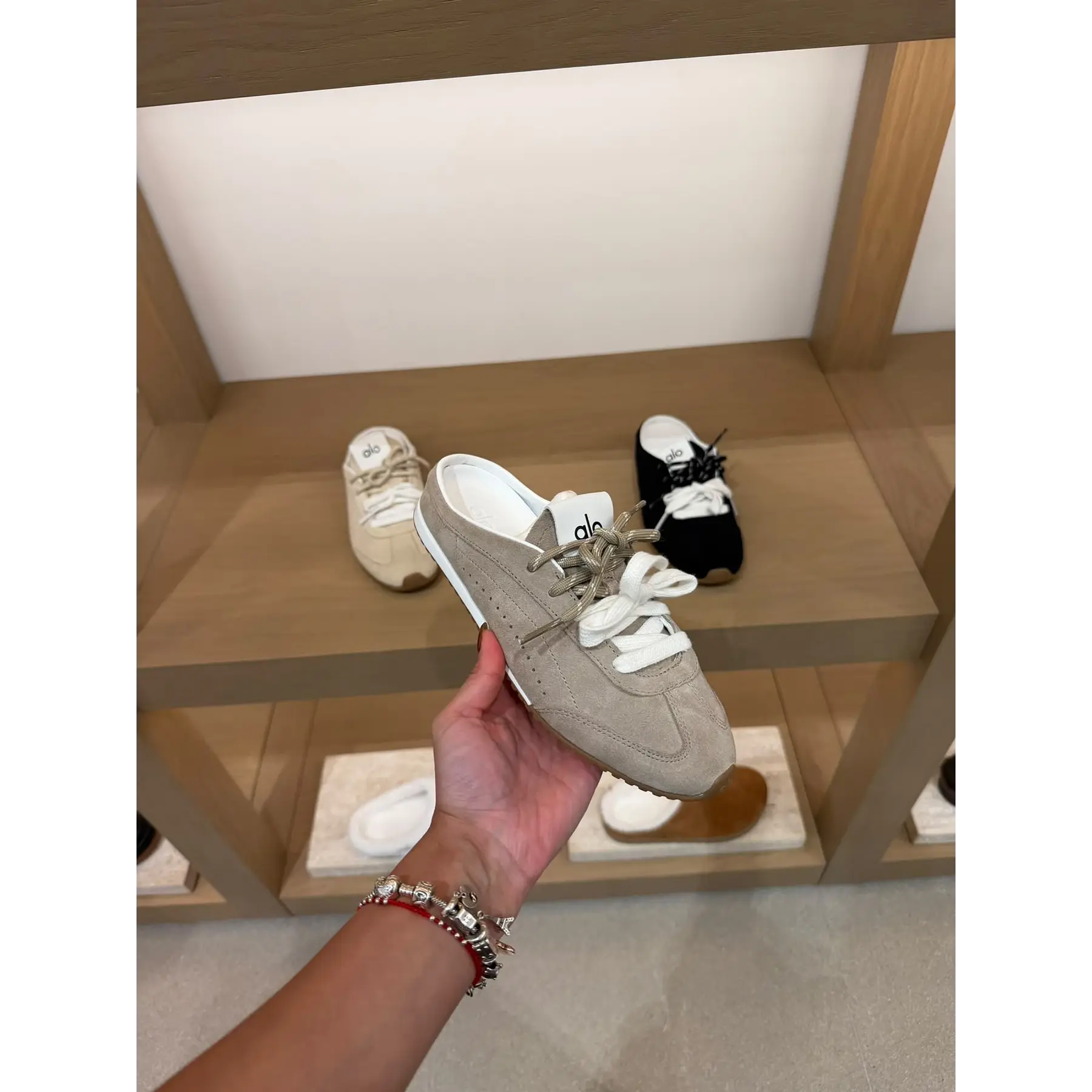 ALO YOGA - Sunset Sneaker Mule - Gravel