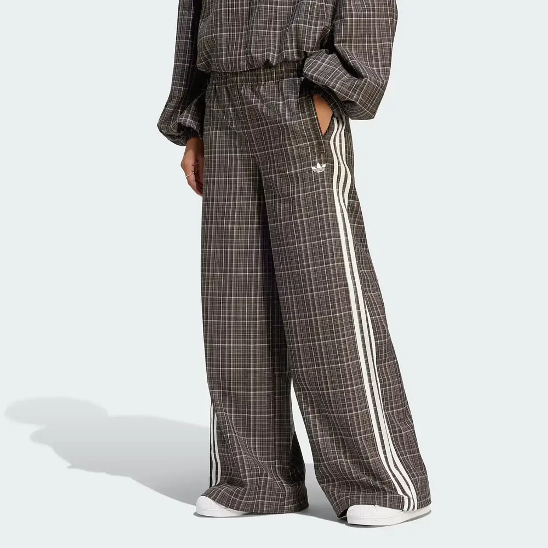 ABONO INDIGO STORE (IMPORTANTE: ADIDAS - TRACK PANTS NIGHT BROWN (Talla: M) $149.990)