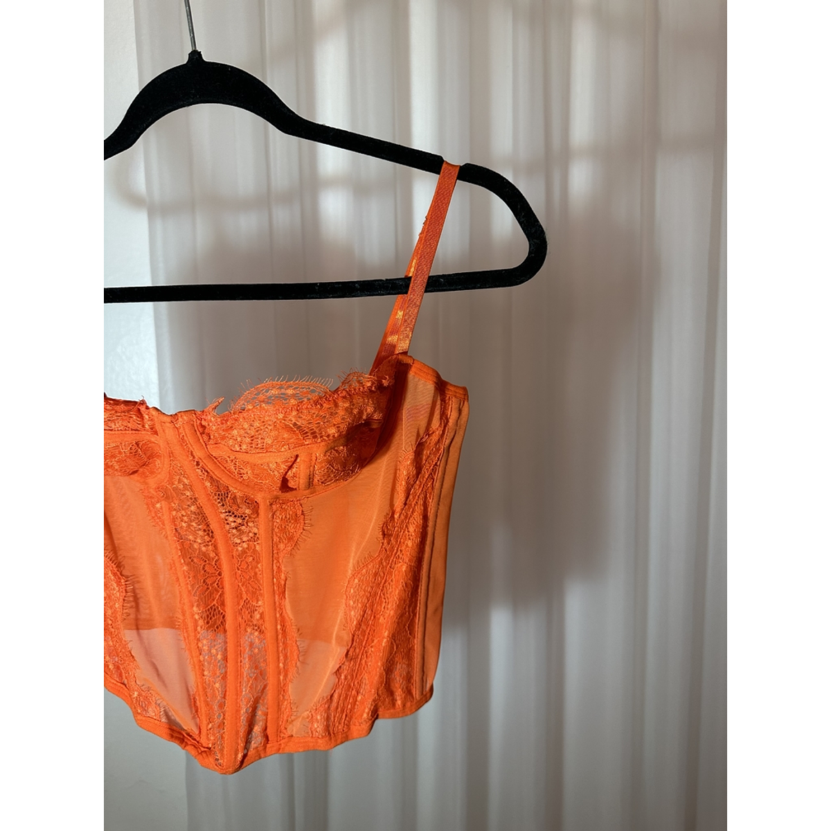 Blusa naranja corset LC