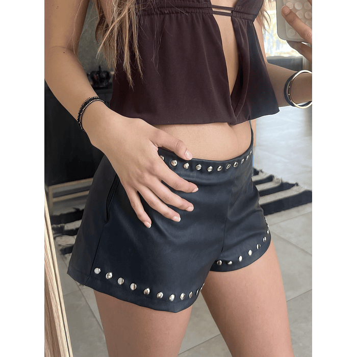  micro short Cuerina tachas negro 2