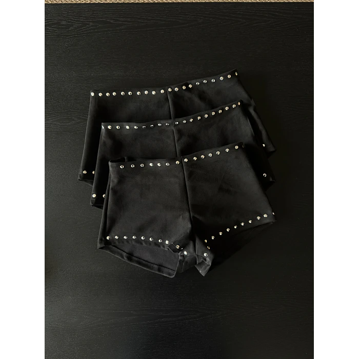  micro short gamuza tachas negro 1