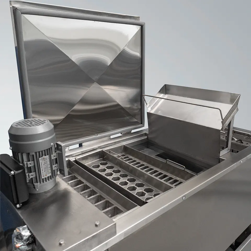 Maquina para hacer paletas salmuera x4 moldes con baño maria desmoldador 4