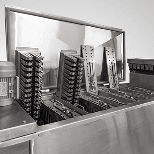 Maquina para hacer paletas salmuera x8 moldes con baño maria desmoldador