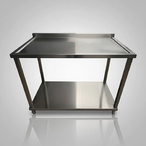 Mesa de Trabajo en Acero Inoxidable con Entrepaño y Ruedas (Con Salpicadero)