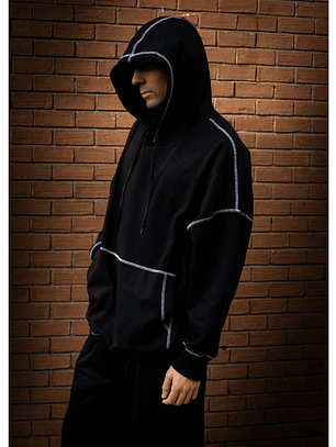 Polerón Negro con Costuras Blancas