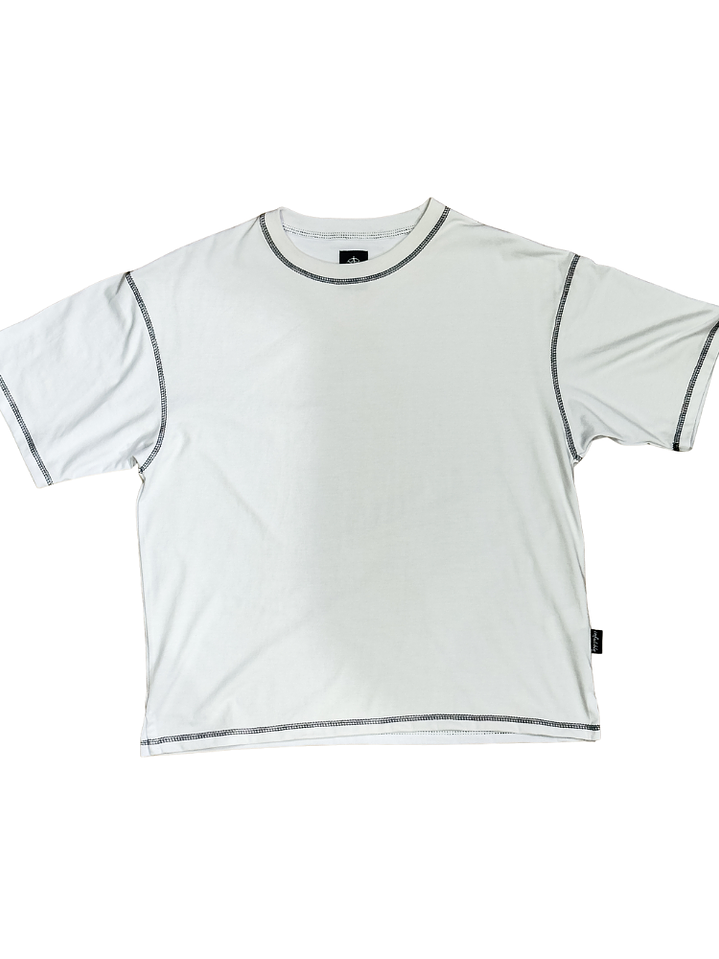 Polera Oversize Blanca Costuras Contrastantes 2