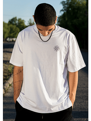 Polera Blanca Semi Oversize