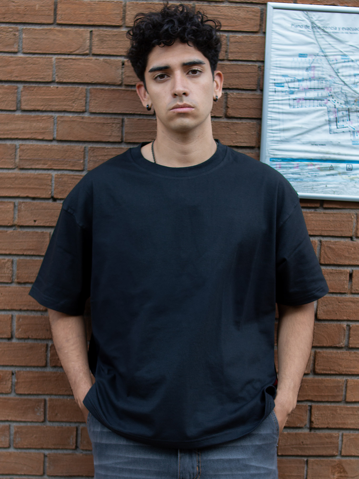 Polera Oversize Boxy Fit Negra 1