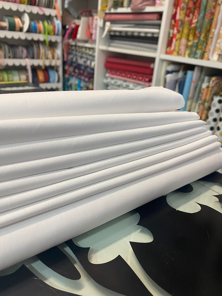 Tecido liso branco 1