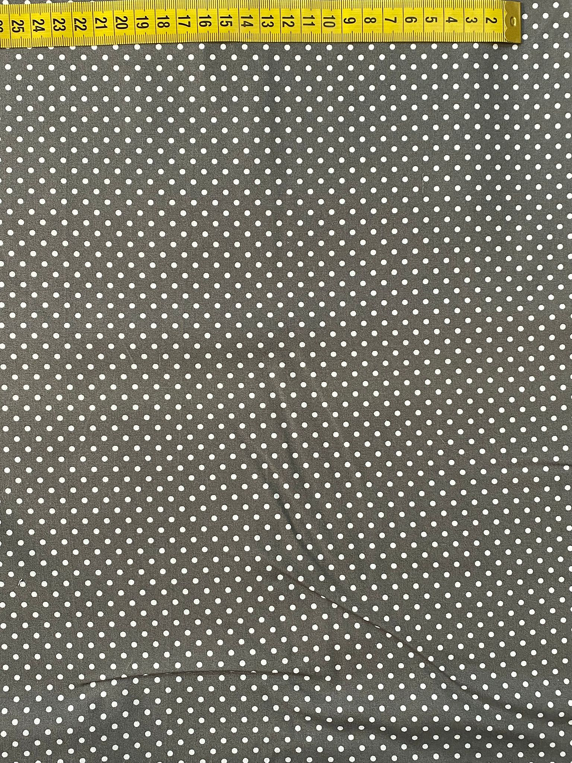 Tecido Cinzento Com Bolinhas  1