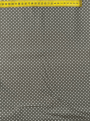 Tecido Cinzento Com Bolinhas 