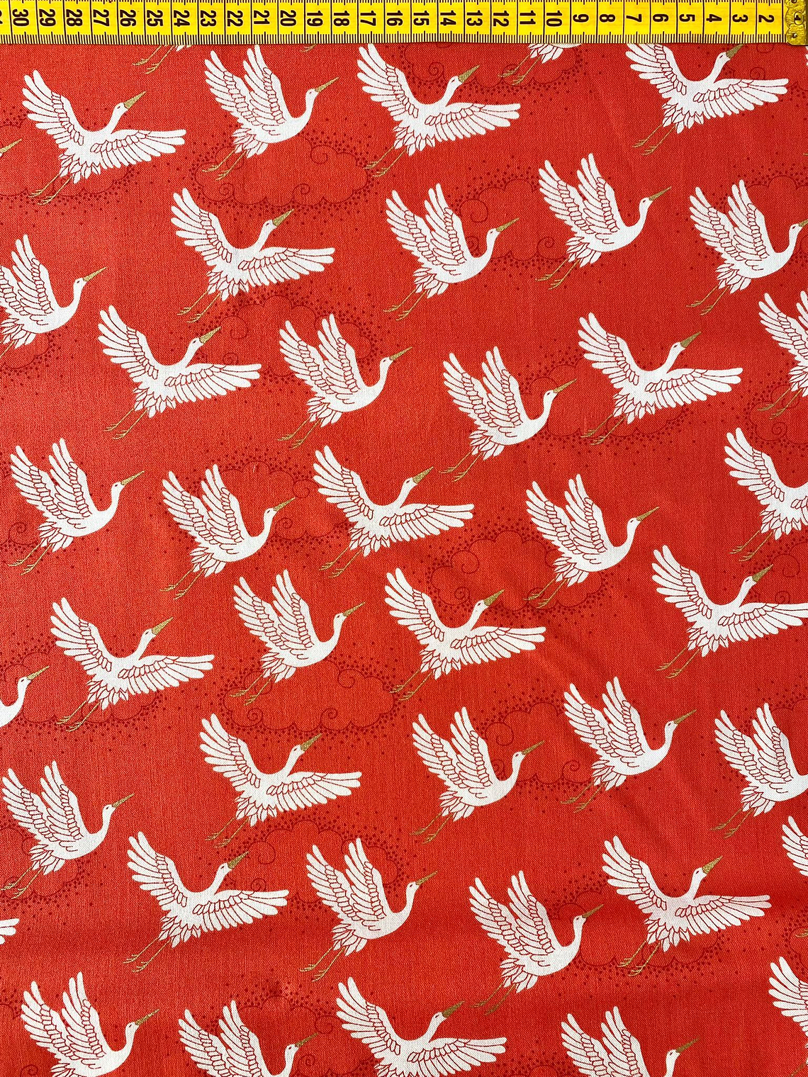 Tecido Vermelho Com Cegonhas  1