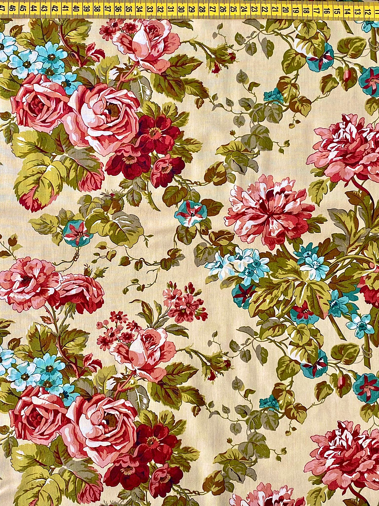 Tecido Com fundo Amarelo Com Rosas 1