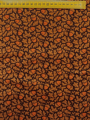 Tecido Castanho Com Bolotas 