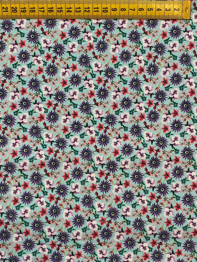 Tecido Com Fundo Azul Com Flores Roxas  1