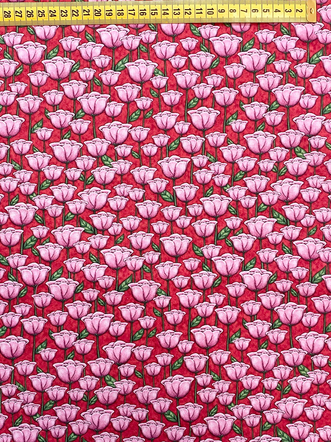 Tecido Com Fundo Rosa Com Rosas 1