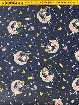 Tecido Com Bonecas Fundo Azul Escuro