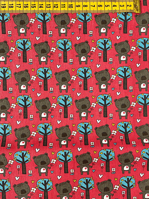 Tecido Com Animaizinhos E Fundo Vermelho