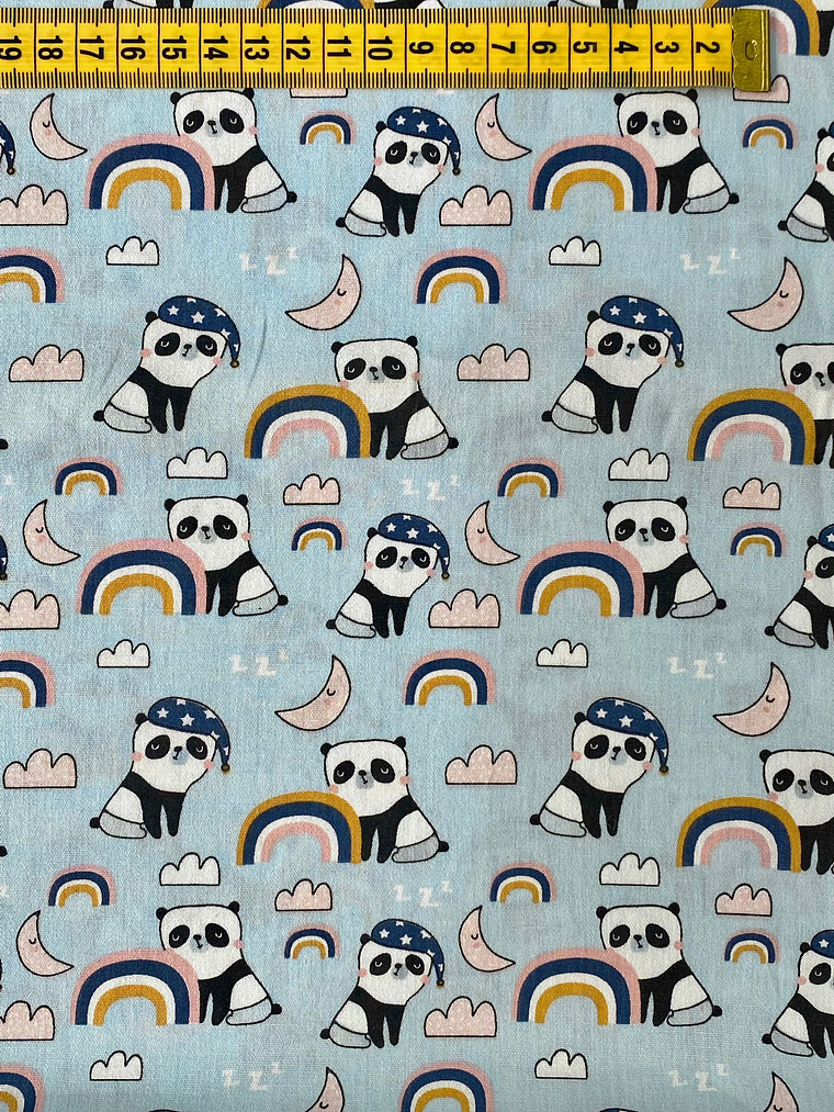 Tecido Com Pandinhas  1