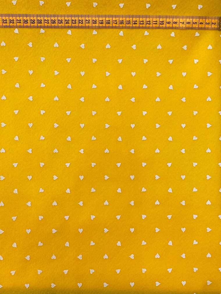 Feltro Amarelo Sol Com Corações 1