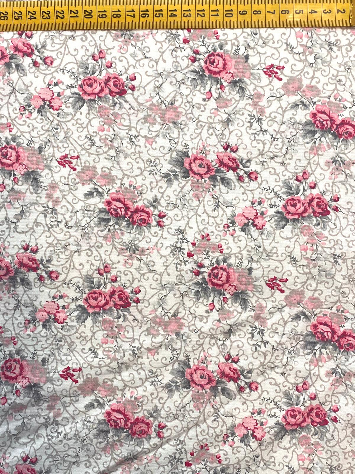 Tecido Com Flores Rosas 1