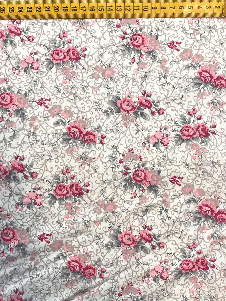 Tecido Com Flores Rosas 1