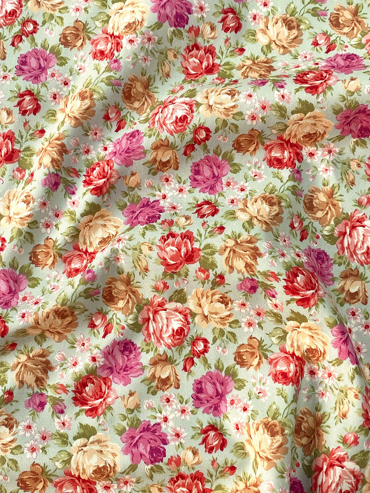 Tecido com rosas coloridas 1