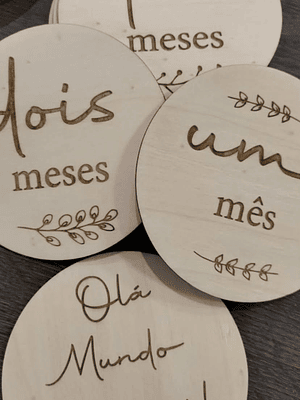 Placas de nascimento com ramagens