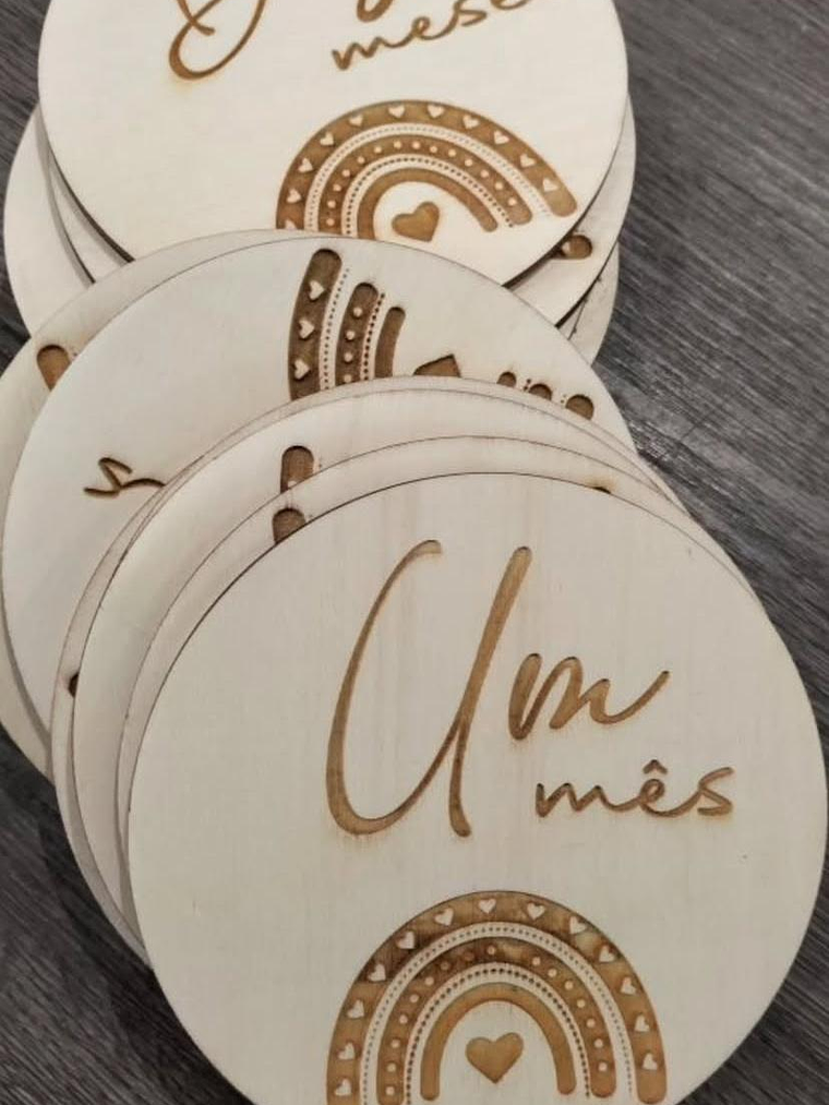 Placas de nascimento com arco íris  1