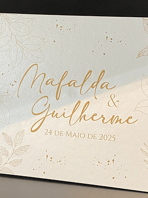 álbum personalizado com ramagens em dourado