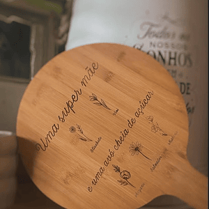 Tábua de cozinha personalizada com nomes da família 