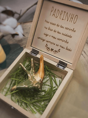 Caixa personalizada com andorinha 