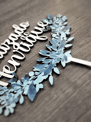 Topo de bolo batizado com ramagens