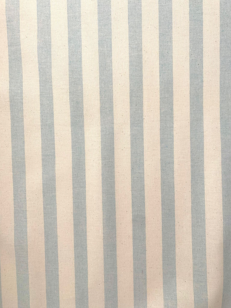 Tecido resinado com listras azuis  1