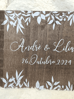 Álbum personalizado em madeira envelhecida 