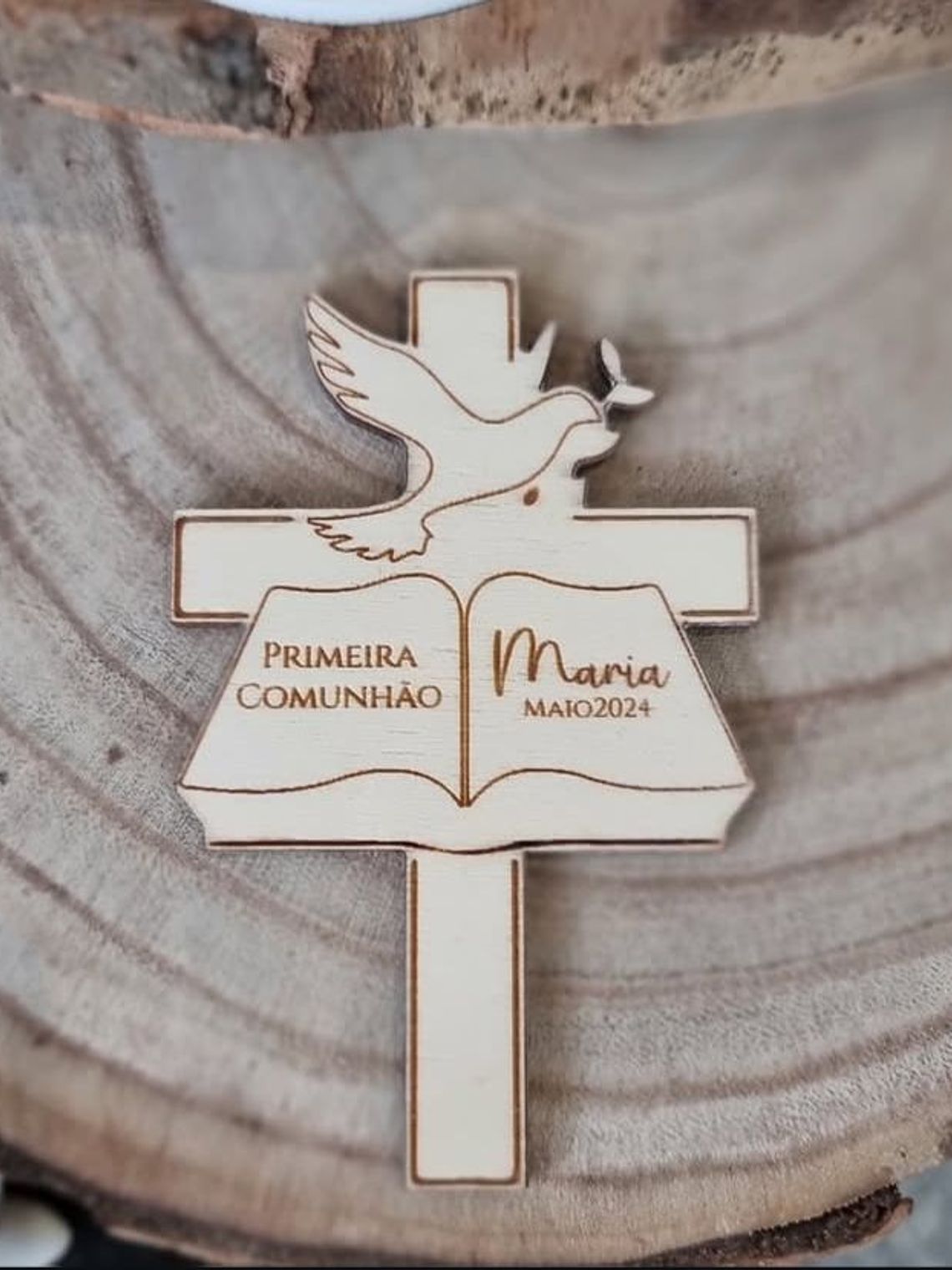 Lembrança de primeira comunhão com pomba e cruz 1