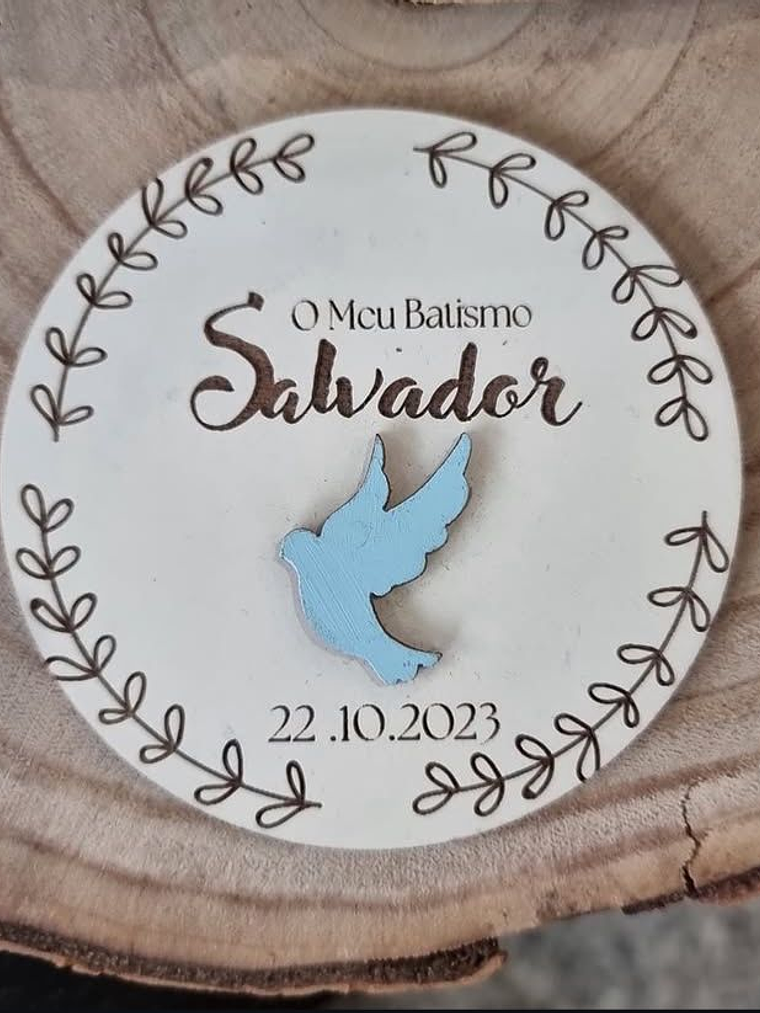 Lembrança de batizado com pomba pintada a azul  1