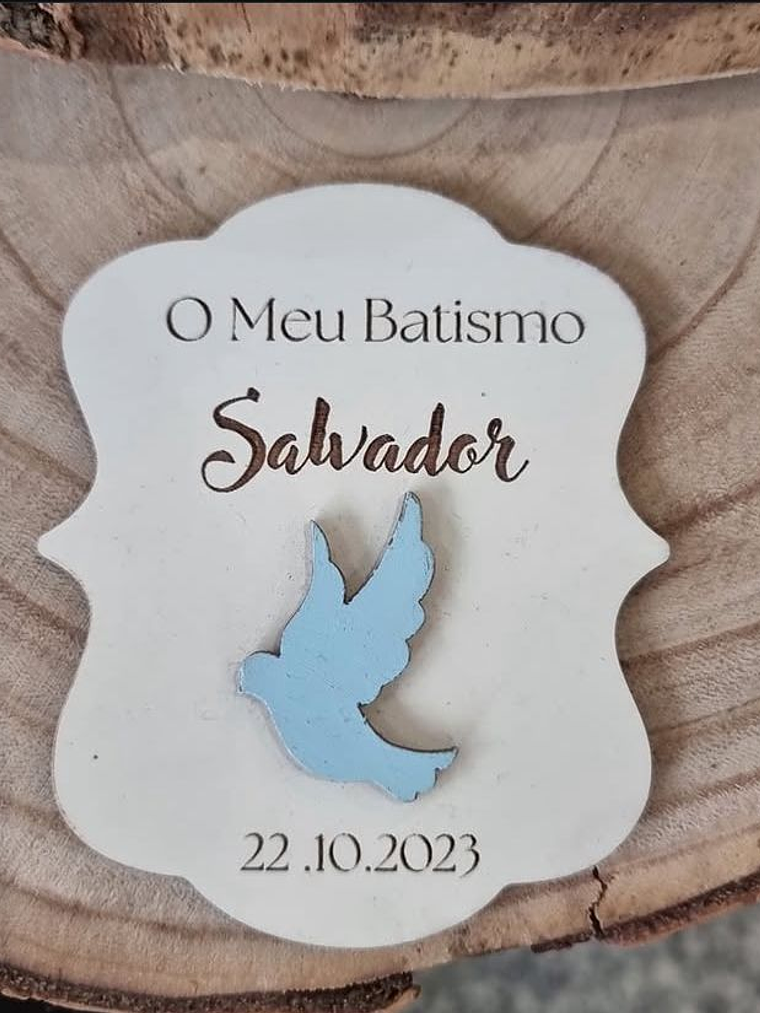 Lembrança de batizado com pombinha pintada a azul 1
