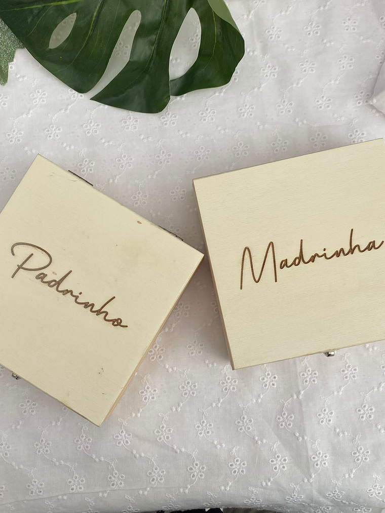 Caixa personalizada para padrinhos e madrinhas 1