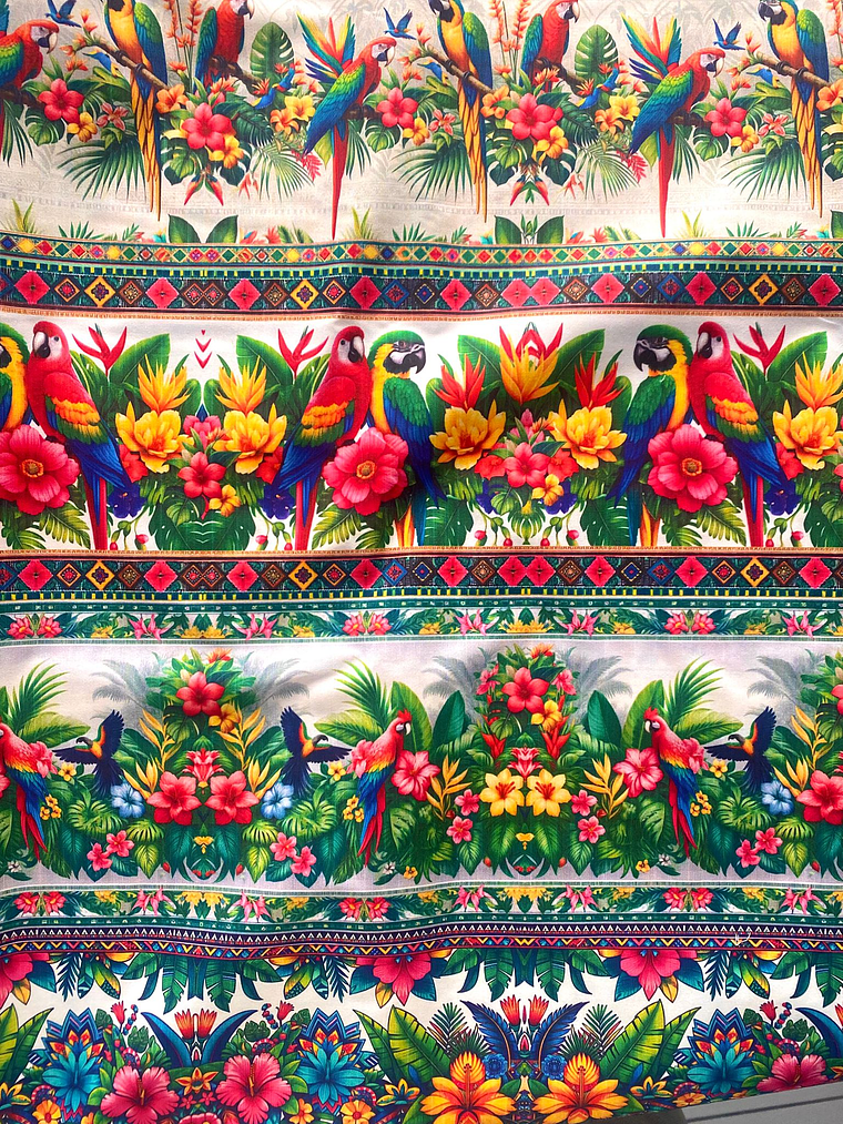Tecido em barras com papagaios  1