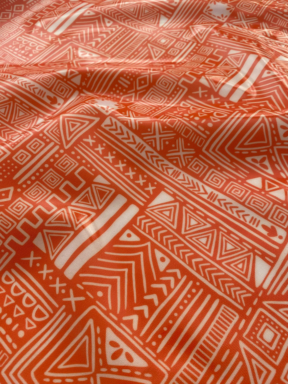 Tecido plastificado em laranja  1