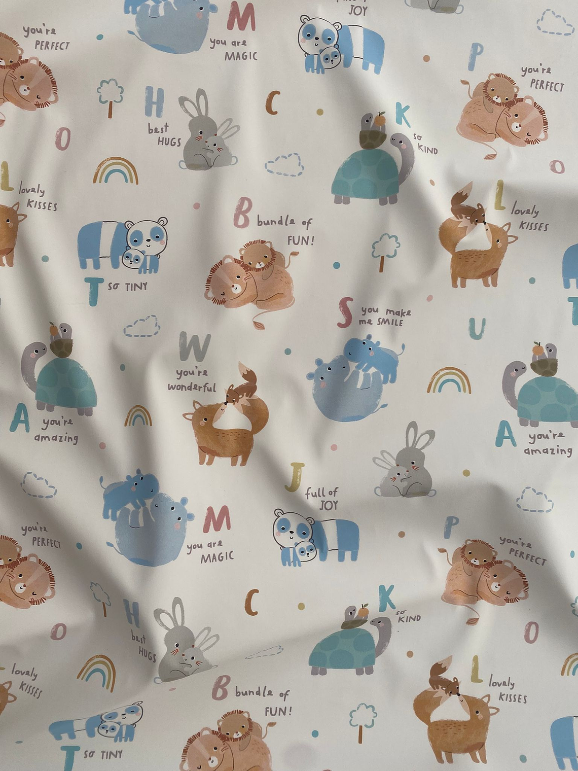 Tecido impermeável vs forrado com malhinha com animais  1