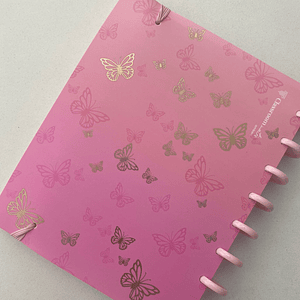 Caderno Inteligente A5- Fundo Rosa com borboletas rosas e douradas 